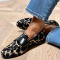 Dyreprint Loafer med Guldhardware | Hårlæder Slip-On Sko til Hverdag & Kontor