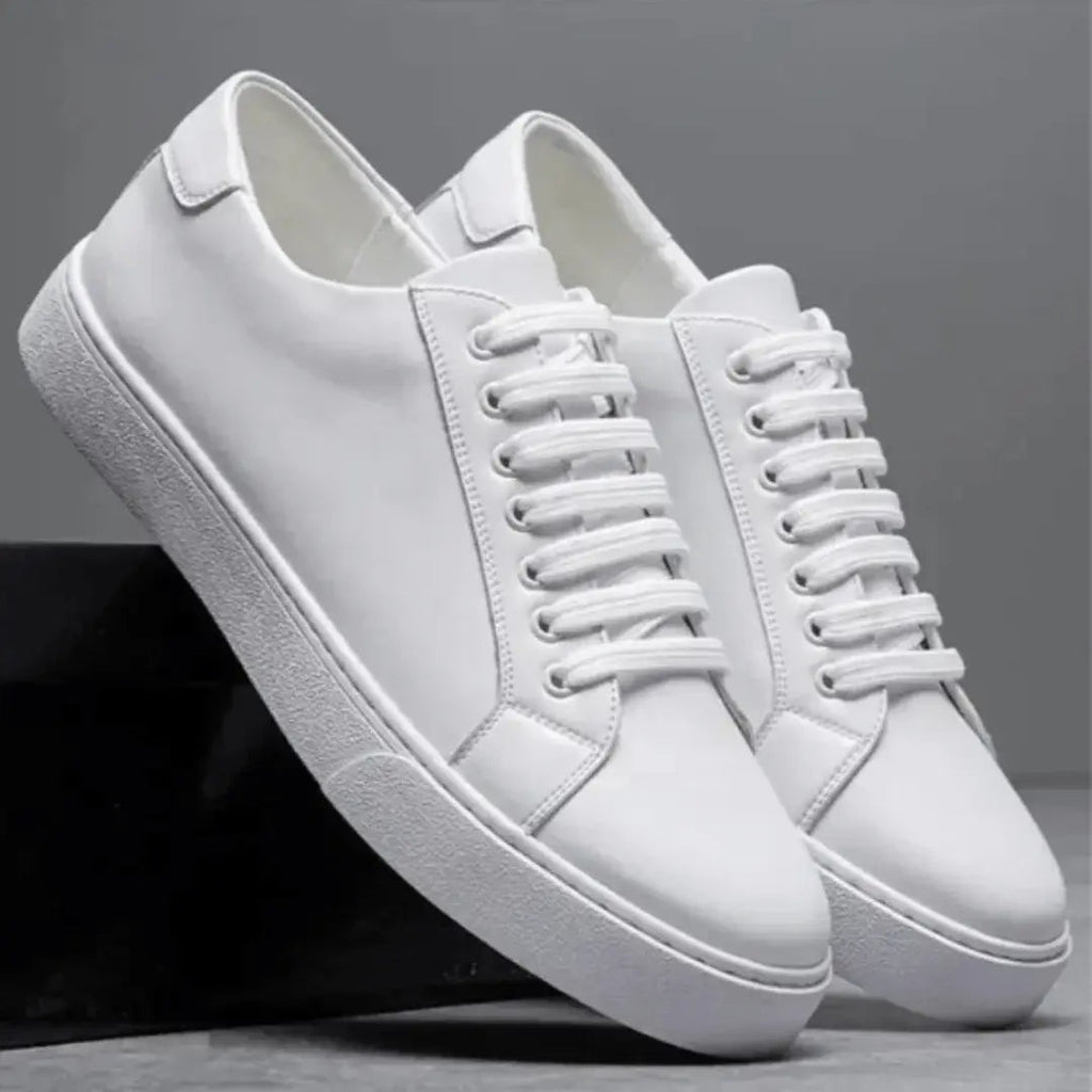 Lavskåret Læder Platform Sneakers med Snørebånd | Minimalistisk Hverdagssko
