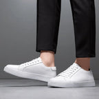 Lavskåret Læder Platform Sneakers med Snørebånd | Minimalistisk Hverdagssko