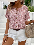 Chic Blomstret Bluse Dame | Kortærmet Sommer Bluse med V-Hals & Knaplukning
