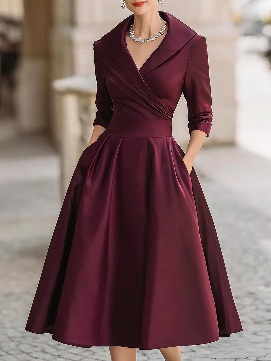 Dimissions Kjole | Elegant Midi Kjole med Wrap Krave & Plisseret A-Linje Skørt
