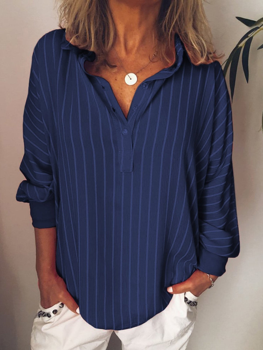 Stribet Skjortebluse med Halvknaplukning og Lange Ærmer | Casual Bluse & Sommerbluse