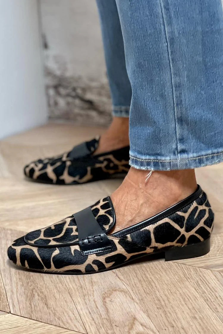 Dyreprint Loafer med Guldhardware | Hårlæder Slip-On Sko til Hverdag & Kontor