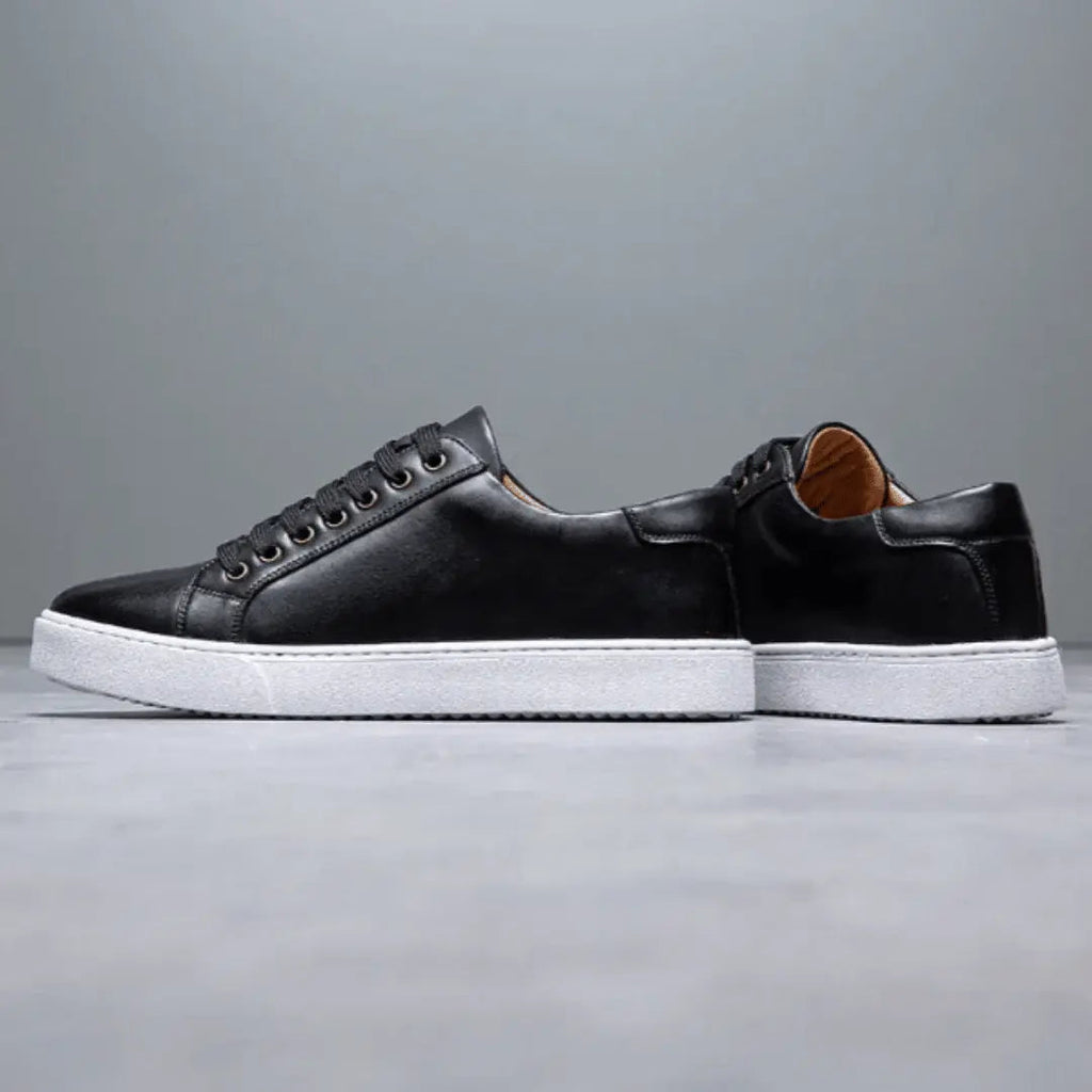 Lavskåret Læder Platform Sneakers med Snørebånd | Minimalistisk Hverdagssko