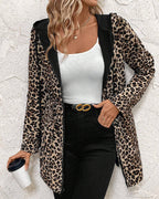 Slåom frakke med leopardprint til damer – chic og dristig