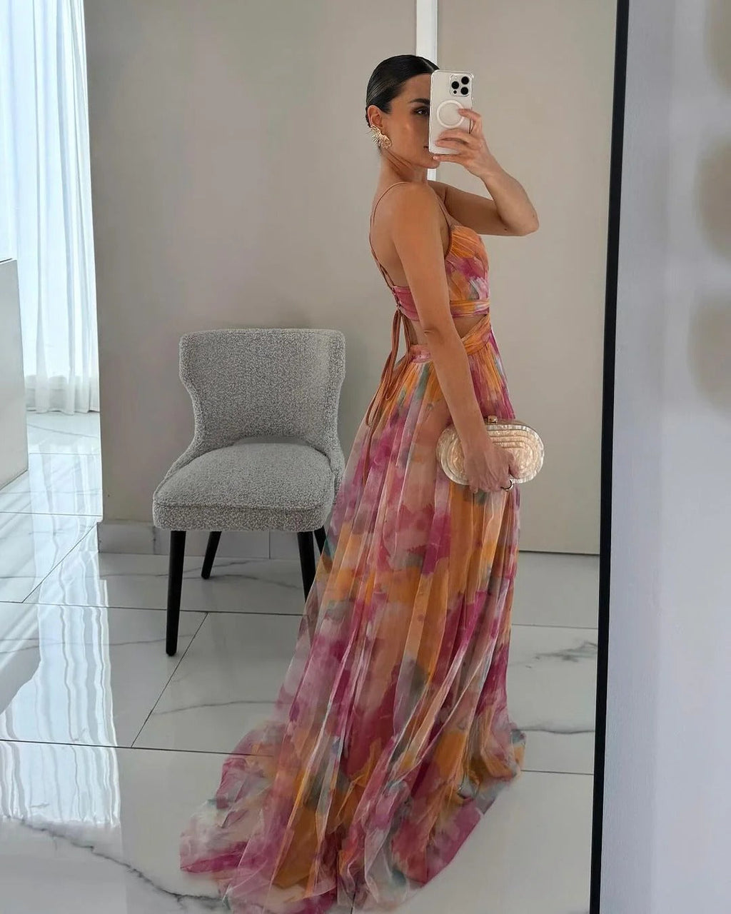Blomstret Chiffon Maxi Kjole med Krydset Talje | Sommer- & Dimissionskjole