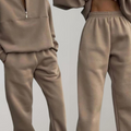 Lounge Sæt med Half-Zip Sweatshirt og Joggerbukser | Blødt Hjemmesæt & Afslappet Sæt