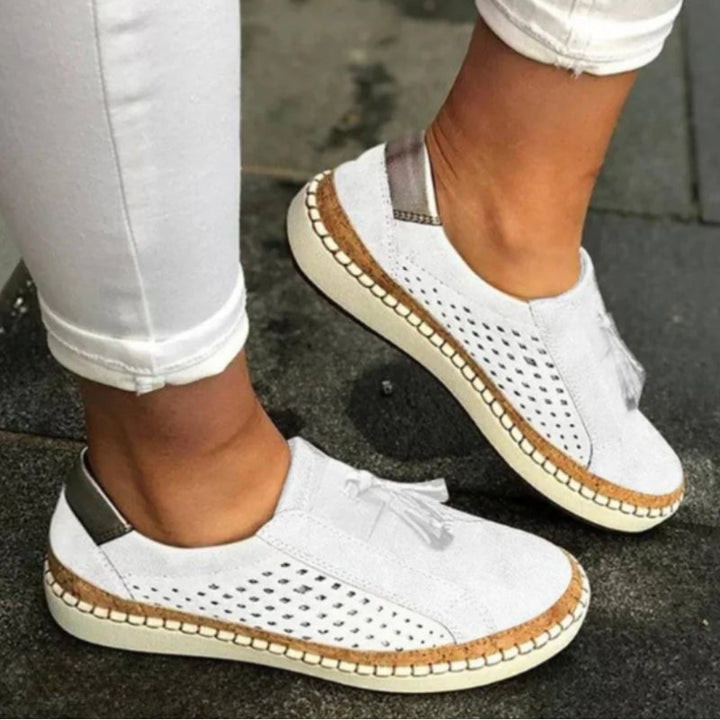Ortopædiske Slip-On Sko med Perforeret Overdel | Kvast Detalje og Kork Mellemsål
