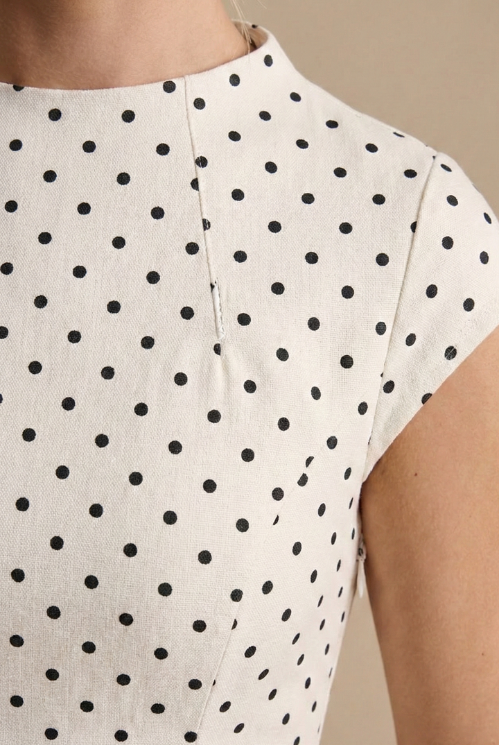 Kvinders Polka Dot Maxi Kjole - Høj Hals Cap Ærme - Fuld Nederdel