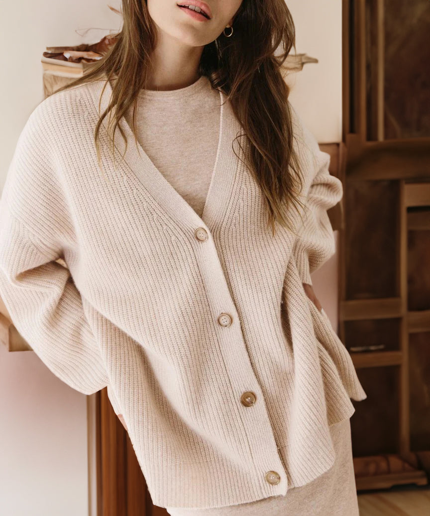 Kvinders Oversized Knappet Cardigan med Behagelig Ribstrik Tekstur