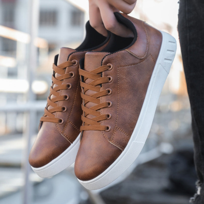Herre Low-Top Sneakers med Snørebånd og Hvid Såle