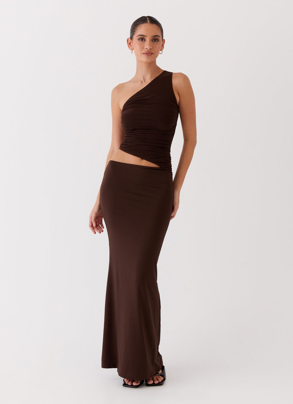 Lang One-Shoulder Maxi Kjole med Cut-Out | Dimissions- & Sommerkjole