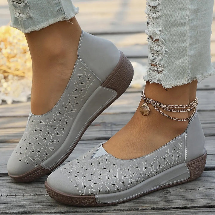 Dame Komfort Loafers | Afslappet Hverdagsbrug — Ruskind Slip-On Udskåret Mønster