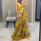 Blomstret Chiffon Maxi Kjole med Krydset Talje | Sommer- & Dimissionskjole