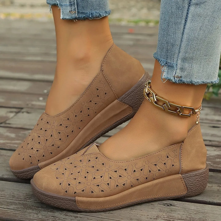 Dame Komfort Loafers | Afslappet Hverdagsbrug — Ruskind Slip-On Udskåret Mønster