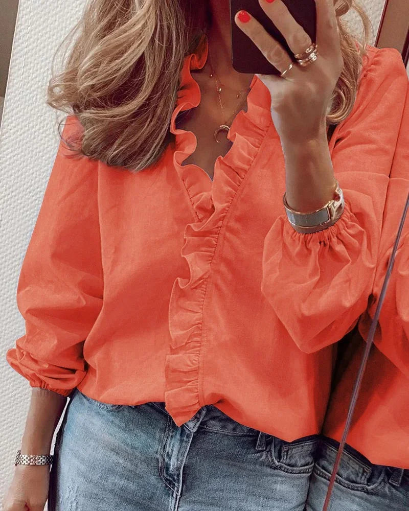 Enola | Feminin Bluse med Legende Flæser
