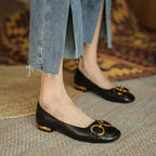 Lavhælede Slip-On Sandaler med Guldkæde Hardware | Firkantet Tå Ruskind Sko