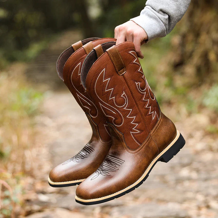 Læder Western Cowboystøvle med Broderet Skaft Firkantet Tå og Stabeleret Hæl