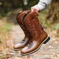 Læder Western Cowboystøvle med Broderet Skaft Firkantet Tå og Stabeleret Hæl
