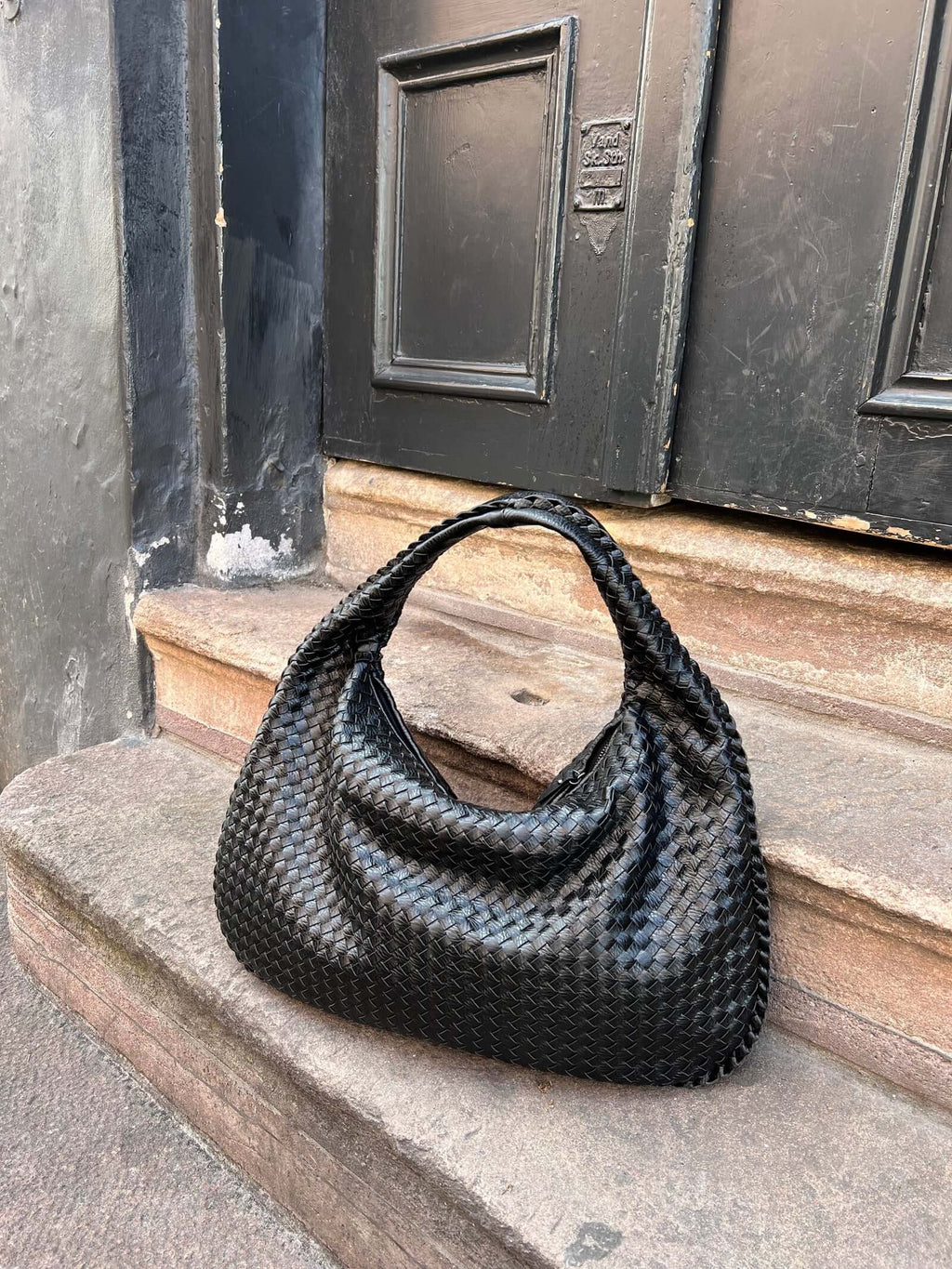 Stor Vævet Skuldertaske til Kvinder | Blødt Slouchy Design