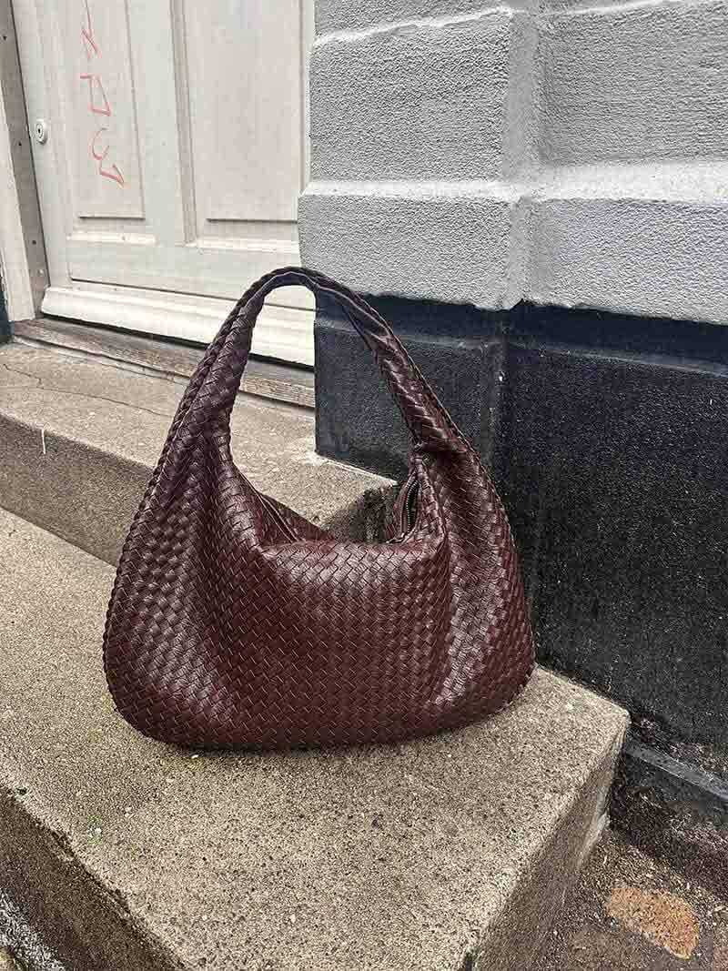 Stor Vævet Skuldertaske til Kvinder | Blødt Slouchy Design