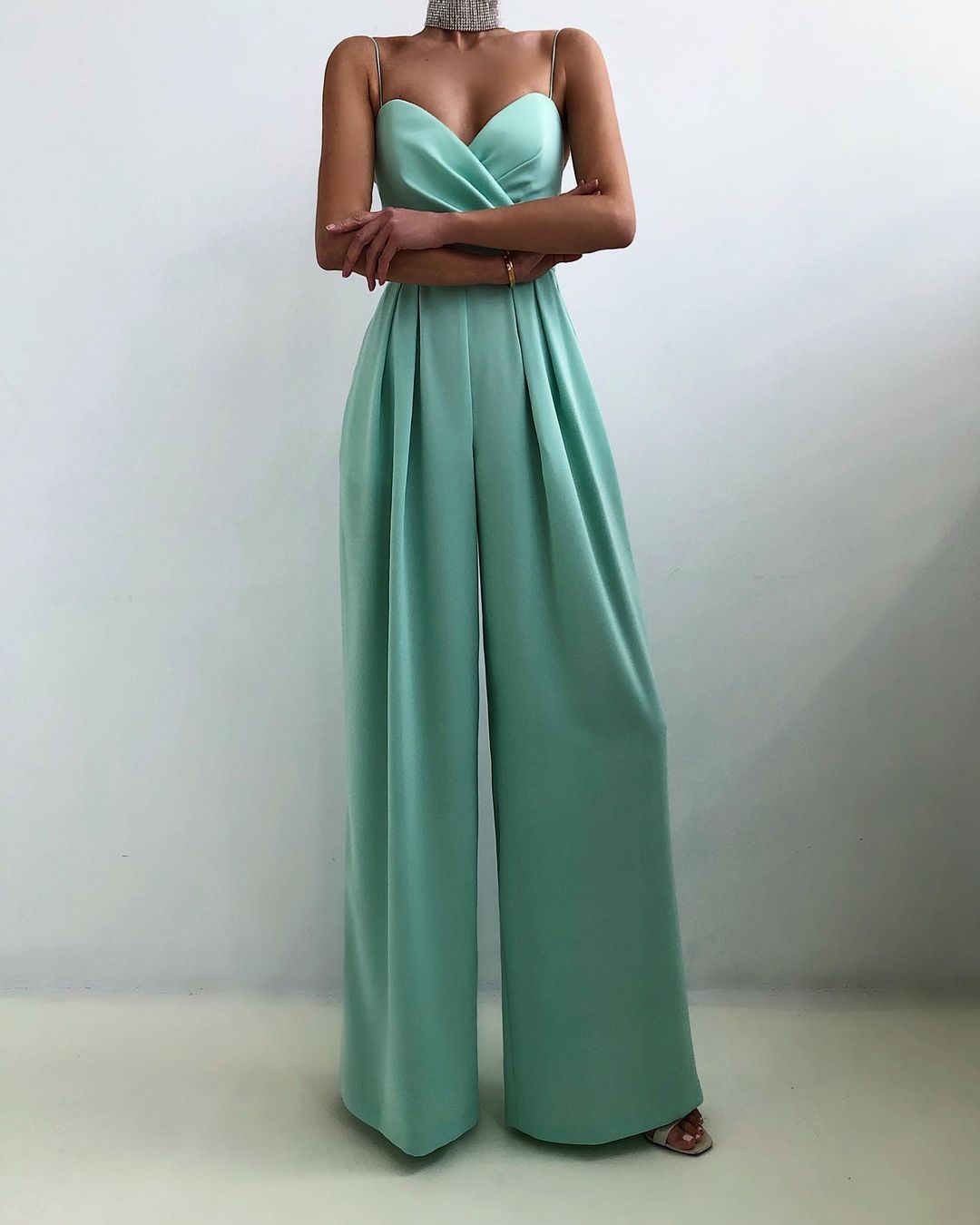 Dame Sexy Stropper Jumpsuit — Feminin & Flatterende