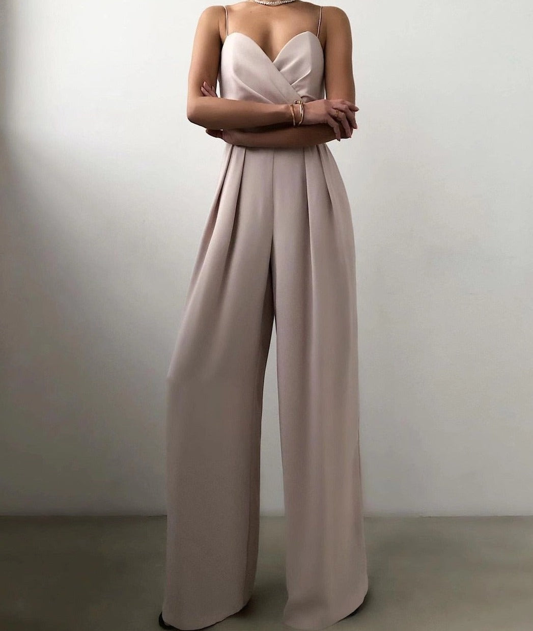 Dame Sexy Stropper Jumpsuit — Feminin & Flatterende