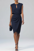 Kvinders Keyhole Hals Midi Cocktailkjole – Elegant Rynket Talje Design