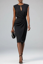 Kvinders Keyhole Hals Midi Cocktailkjole – Elegant Rynket Talje Design