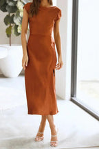 Kvinders Slip Dress – Midi Længde med Minimalistisk Silhuet