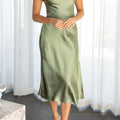 Kvinders Slip Dress – Midi Længde med Minimalistisk Silhuet