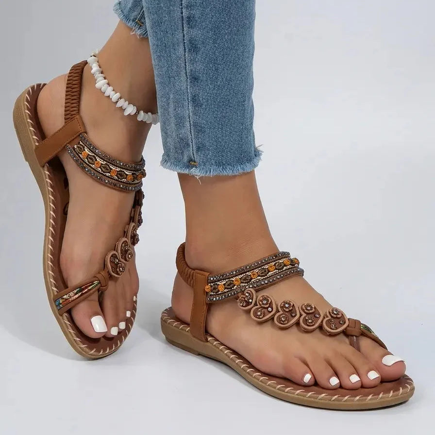 Sahara Bloom | Flad sandal med perler og tribalhjerte